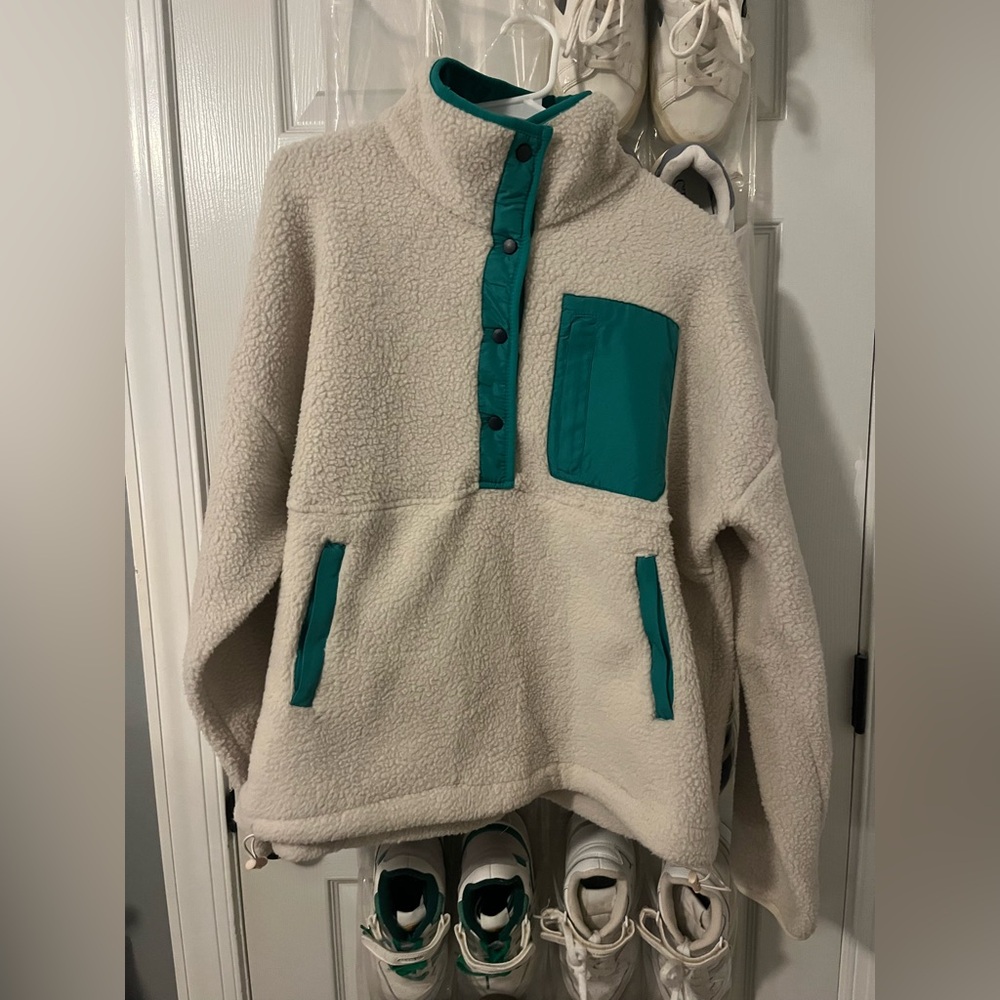 Cream and Teal Wilo Fleece Pullover